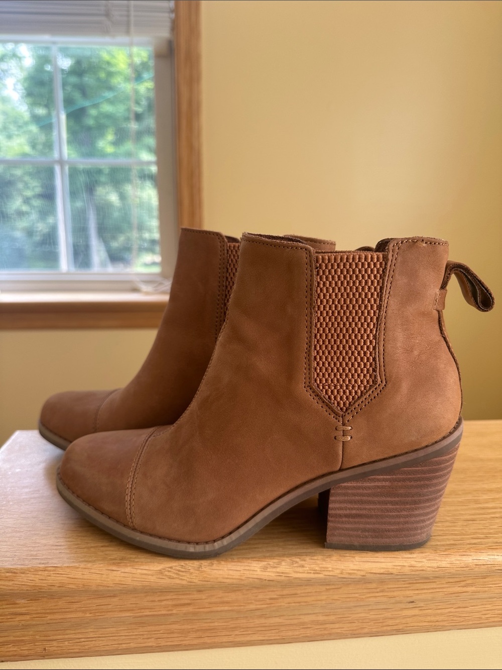 Toms Tan Brown Leather Chelsea Ankle Boot